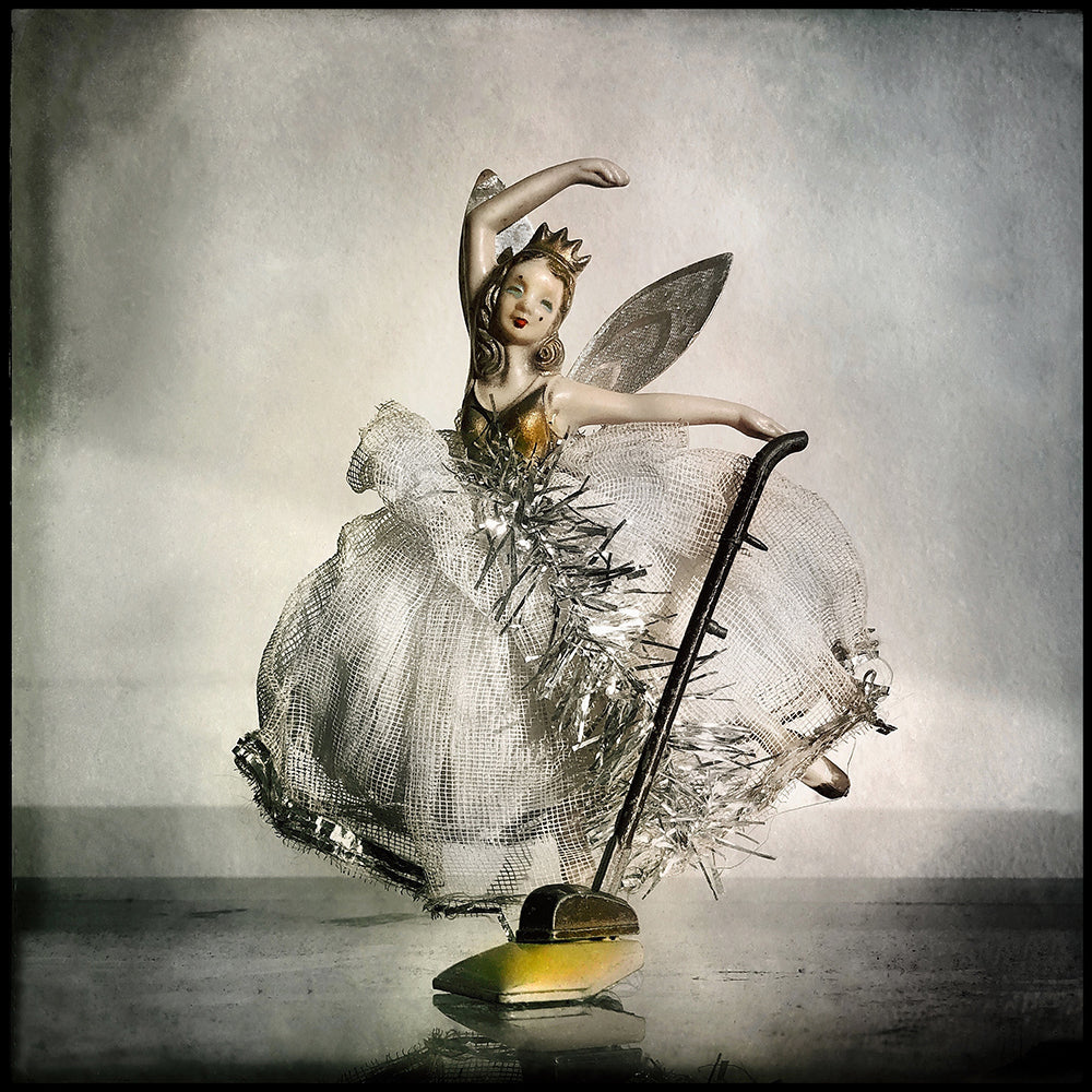 Ballerina with vacuum